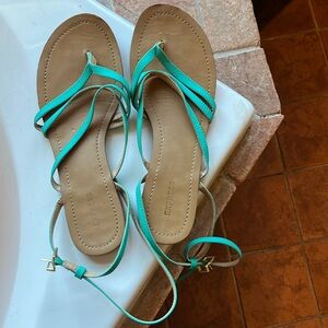 Express strapping green summer sandals